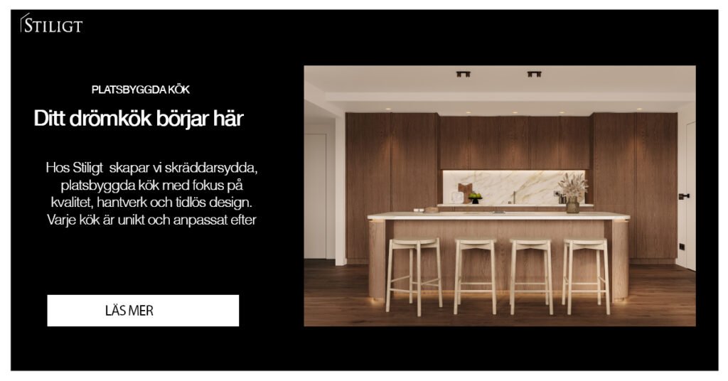 Stiligt - Modernt kök med träluckor, en stor köksö med ljusa bänkskivor, barstolar och minimalistisk inredning, i en Salem - Husdrömmar broschyrlayout med svensk text som marknadsför specialanpassade kök.